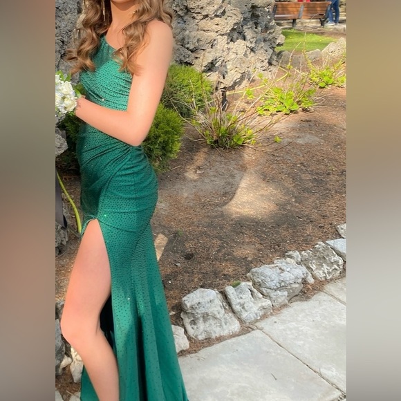 Sherri Hill emerald one shoulder maxi dress. - Picture 4 of 5
